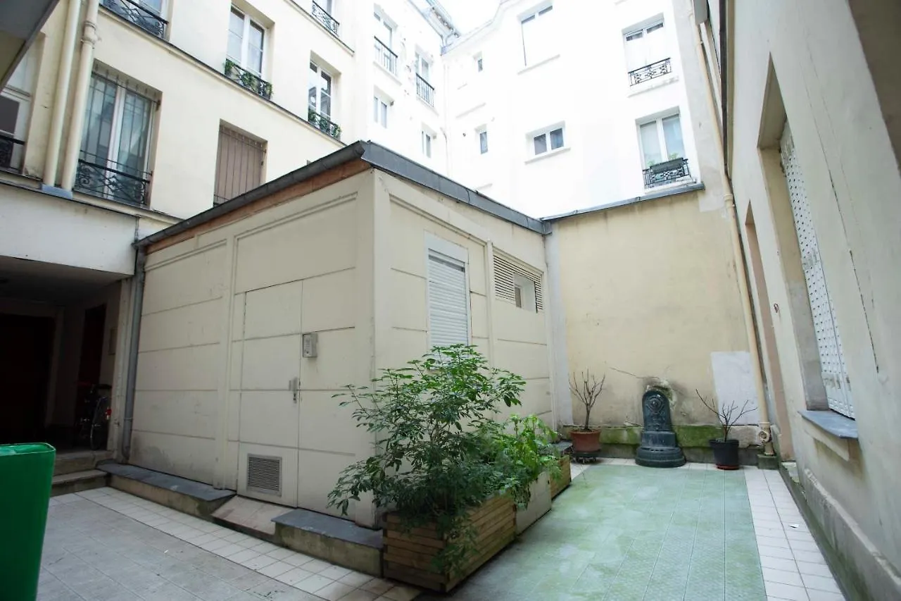 Grand Studio Cosy Pres De Republique Appartamento Parigi