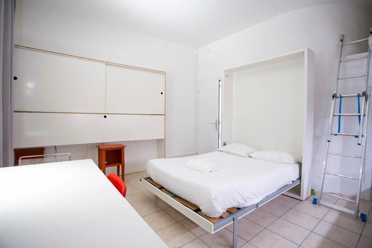 Grand Studio Cosy Pres De Republique Appartamento Parigi 0*,  Francia