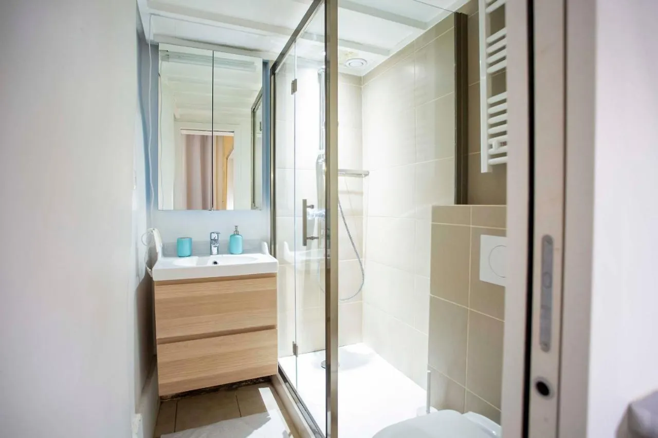 Grand Studio Cosy Pres De Republique Appartamento Parigi