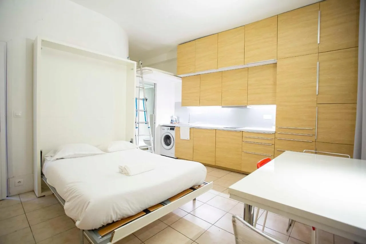 Grand Studio Cosy Pres De Republique Appartamento Parigi